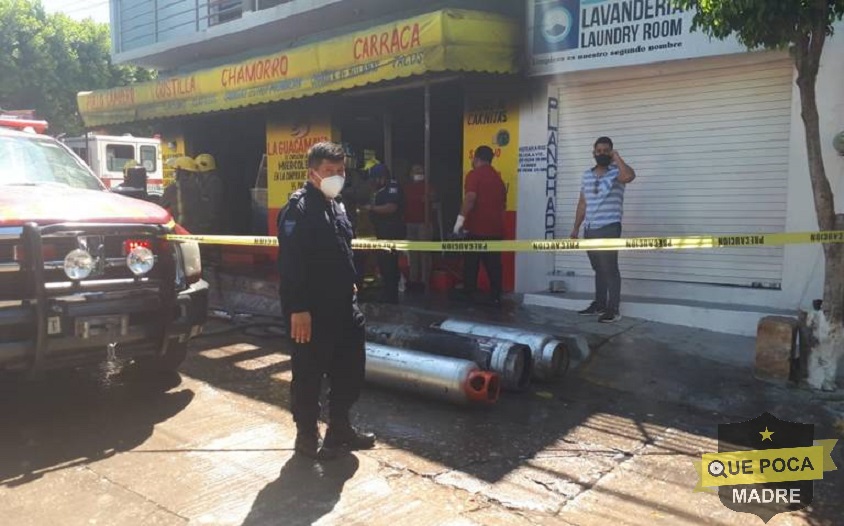 Fuga de gas provoca explosión en tanques de un negocio en Tuxtla.