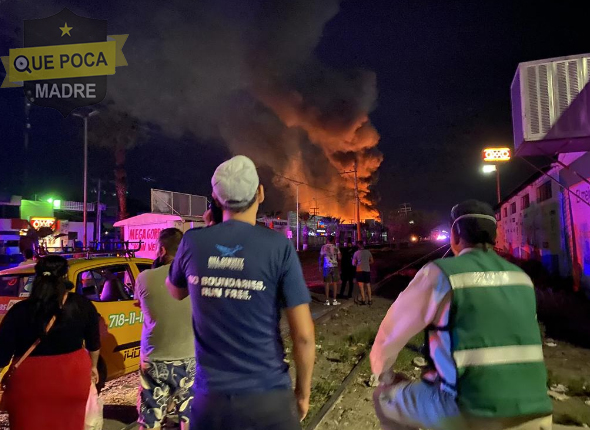 Fuerte incendio causa graves daños en Gómez Palacio.