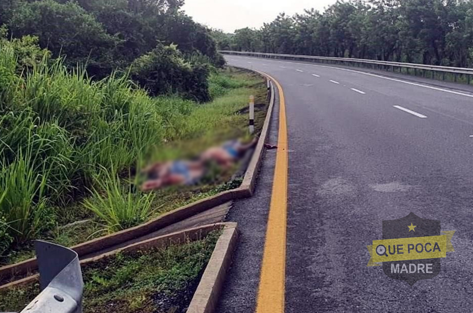 Abandonan 6 cadáveres junto a la carretera en Huimanguillo.