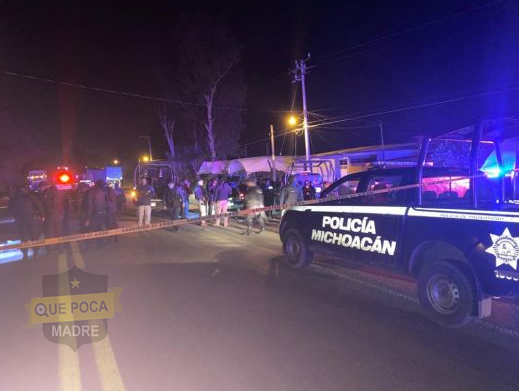 1 delincuente muerto, 3 detenidos y 2 policías heridos tras balacera en Zitácuaro.