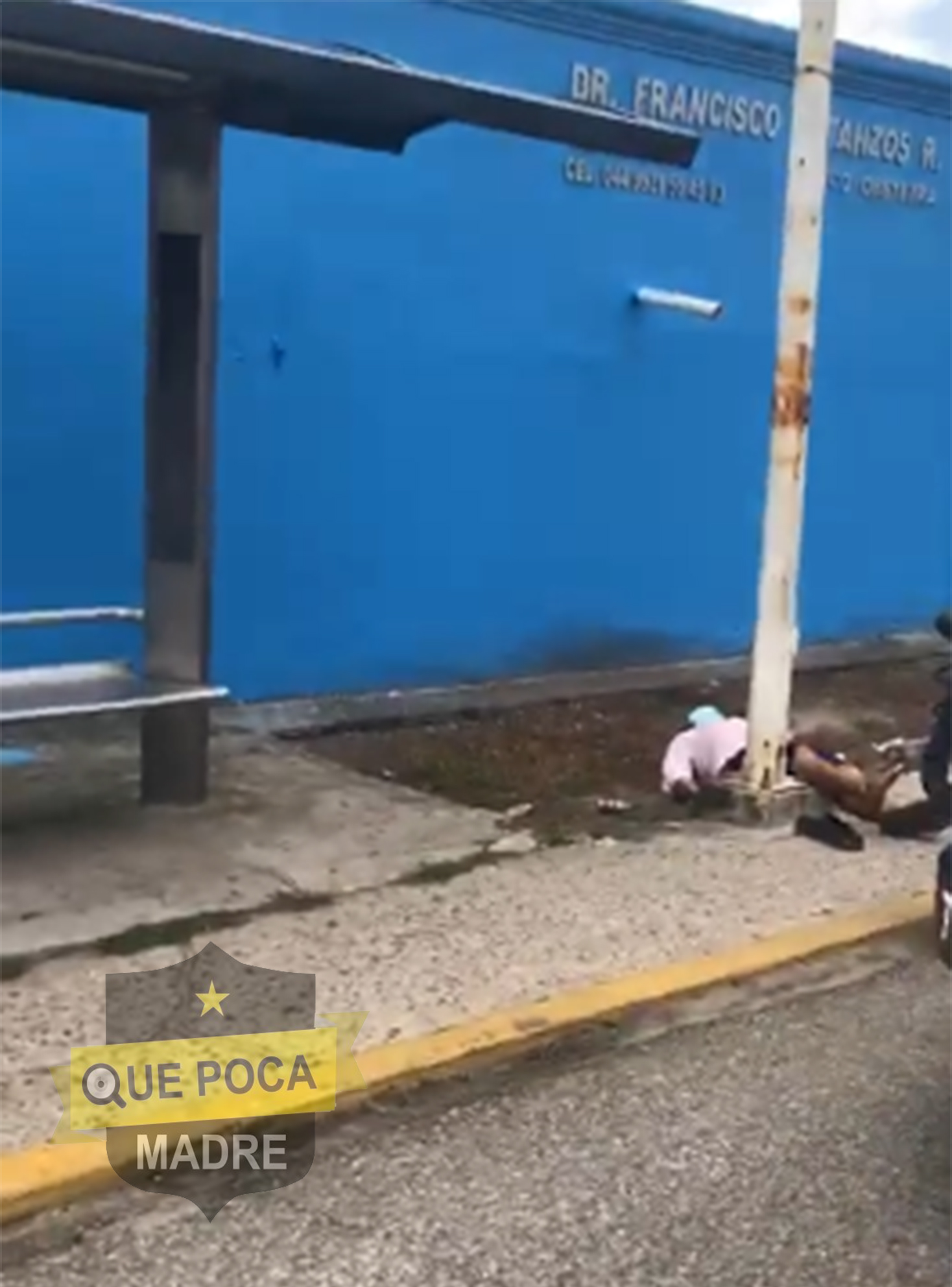 Hombre muere en parada de transporte público de Villahermosa.