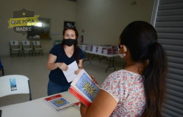 Secundaria cobra libros de texto gratuitos y no quiere dar recibo en Mérida.