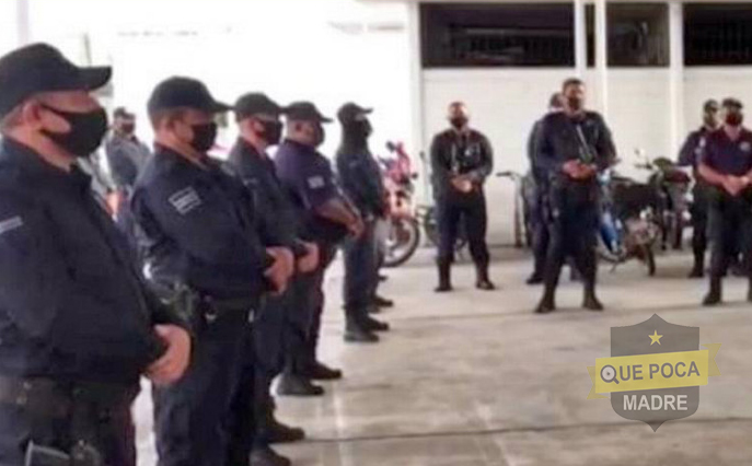 Presidenta municipal de Comalco expone a policías al contagio y los amenaza.