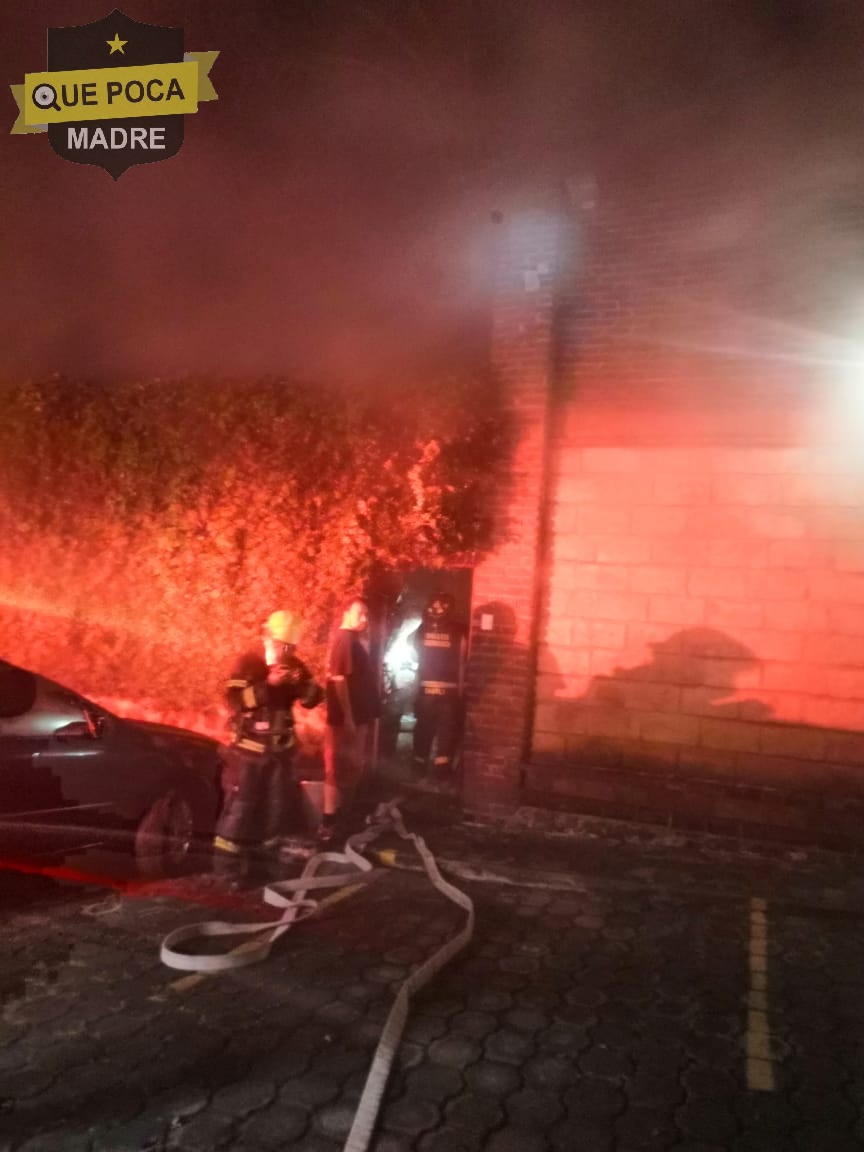 Incendio en vivienda deja dos muertos en Cuernavaca.