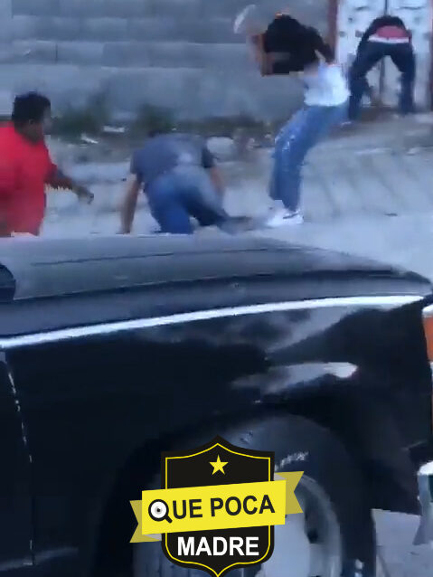 Vecinos golpean a sujeto en Coahuila