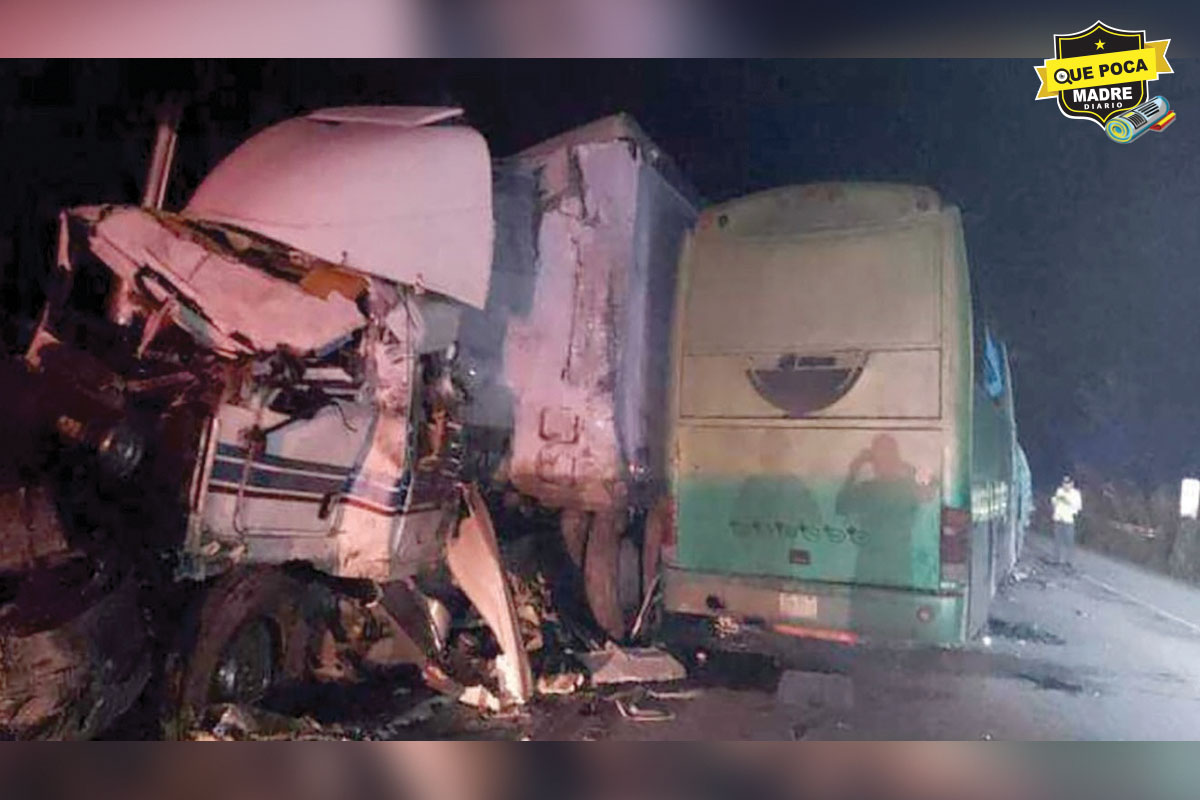 ¡Fatal accidente! choca autobús de frente contra tráiler