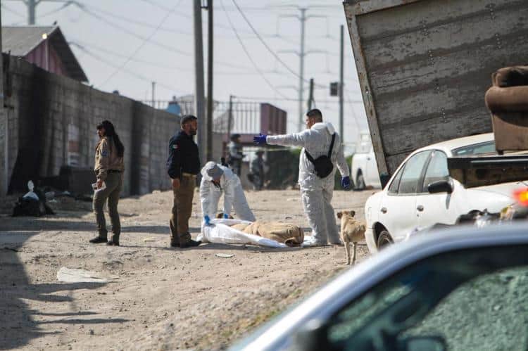 HOMBRE ENCUENTRA CUERPO MANIATADO CAMINO A SU TRABAJO EN TIJUANA