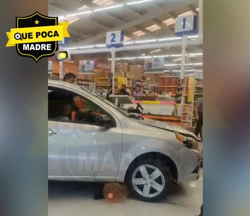 ¡ SE METIÓ HASTA LA COCINA !  CONDUCTORA PIERDE EL CONTROL Y CHOCA CONTRA UN SUPERMERCADO