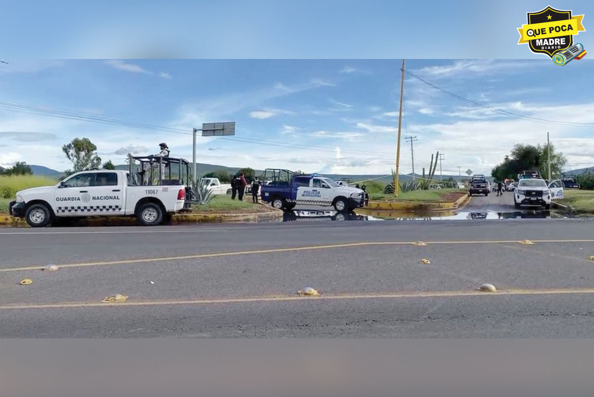 ASESINAN A DOS POLICÍAS Y DEJAN A UNA MUJER HERIDA EN GUANAJUATO