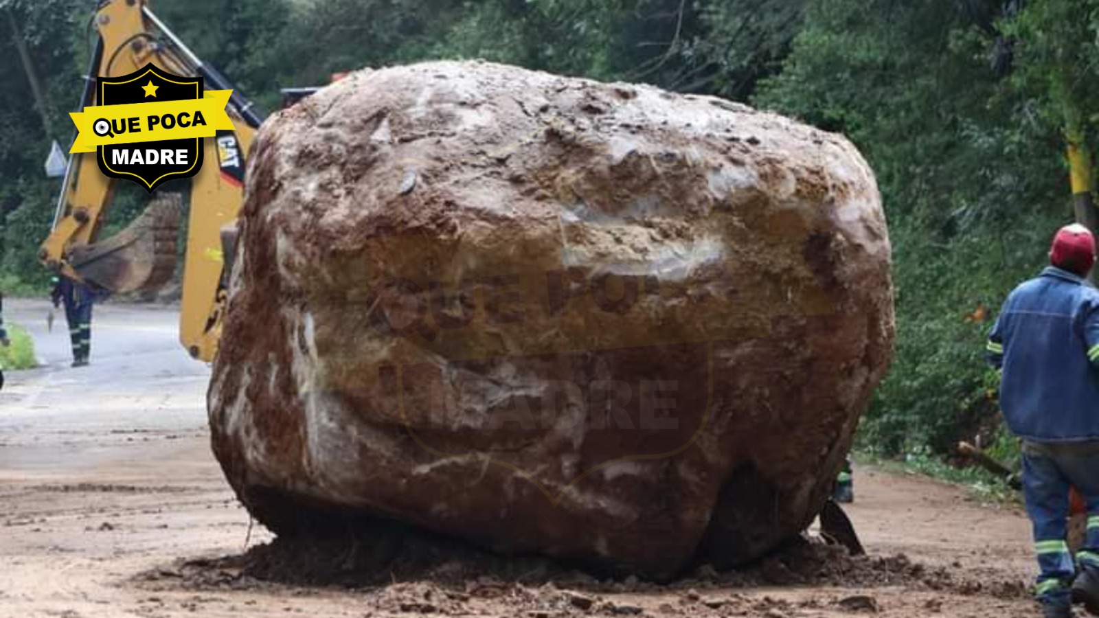 ROCA GIGANTE PARALIZA CARRETERA NICOLÁS ROMERO-JILOTZINGO 🚨‼