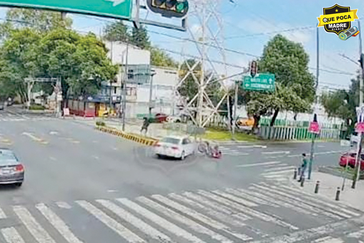 ¡Biker vuela por los aires! Fue embestido por un imbécil