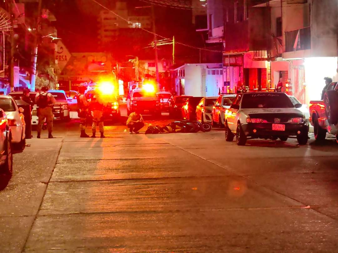 ¡GUERRERO SIGUE TIRANDO BALA! PLOMEAN A DOS MUJERES COMERCIANTES EN ACAPULCO, UNA MURIÓ