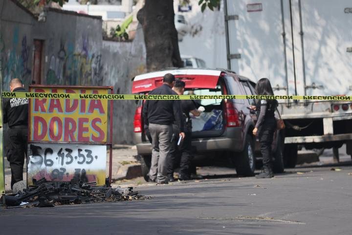 ¡ABANDONAN ENCAJUELADO EN LA ROMERO RUBIO CDMX!