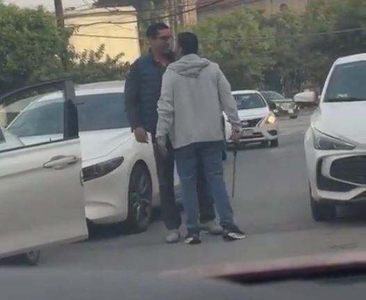 🚨⚠ ESTOS DOS REGIOS SE AGARRARON A MADRAZOS 👊🚗