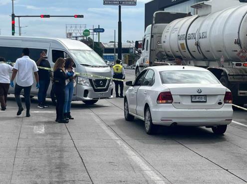 ¡MUJER FALLECE DENTRO DE SU VEHÍCULO EN AVENIDA DE VERACRUZ!