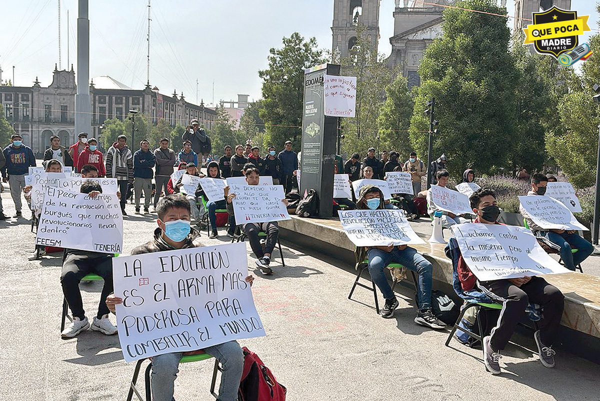 ¡No han sido escuchados por el Gobierno del Edoméx! Estudiantes se manifestaron frente a palacio