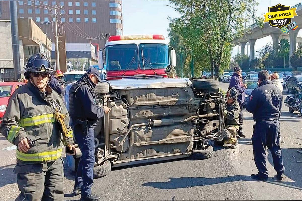 ¡QUE GUAMAZO! Tras el fuerte golpe, auto quedó de lado