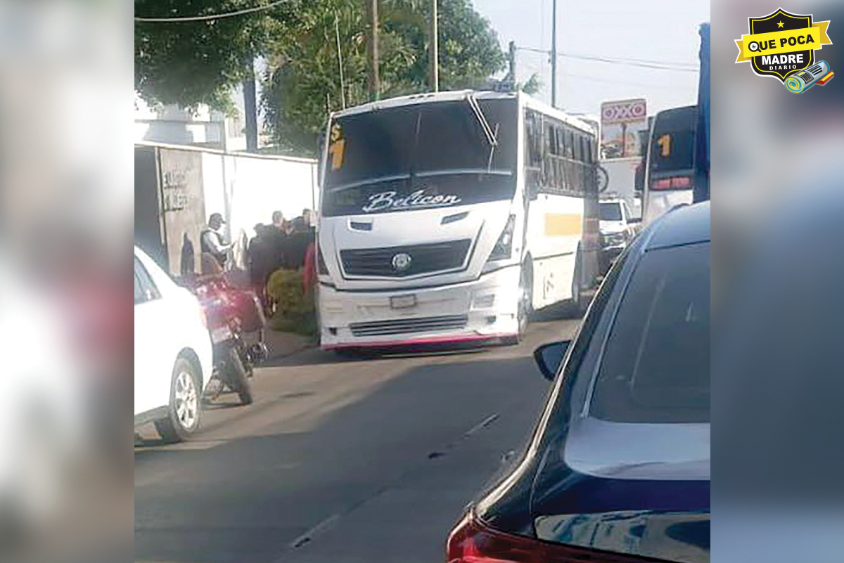 ESTUDIANTES SE RESISTEN A UN ASALTO Y RATAS LES DEJAN CAER UNA LLUVIA DE PLOMO EN CUERNAVACA