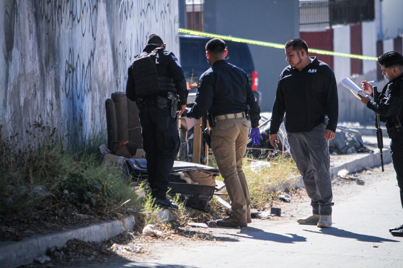 HALLAN MALETA CON RESTOS HUMANOS CERCA DE PRIMARIA EN TIJUANA BAJA CALIFORNIA