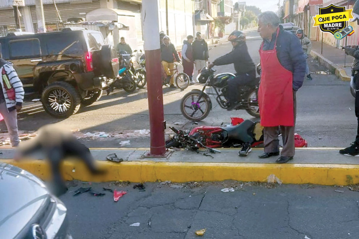 ¡DERRAPÓN MORTAL! Pierde la vida motociclista en Valle de Chalco