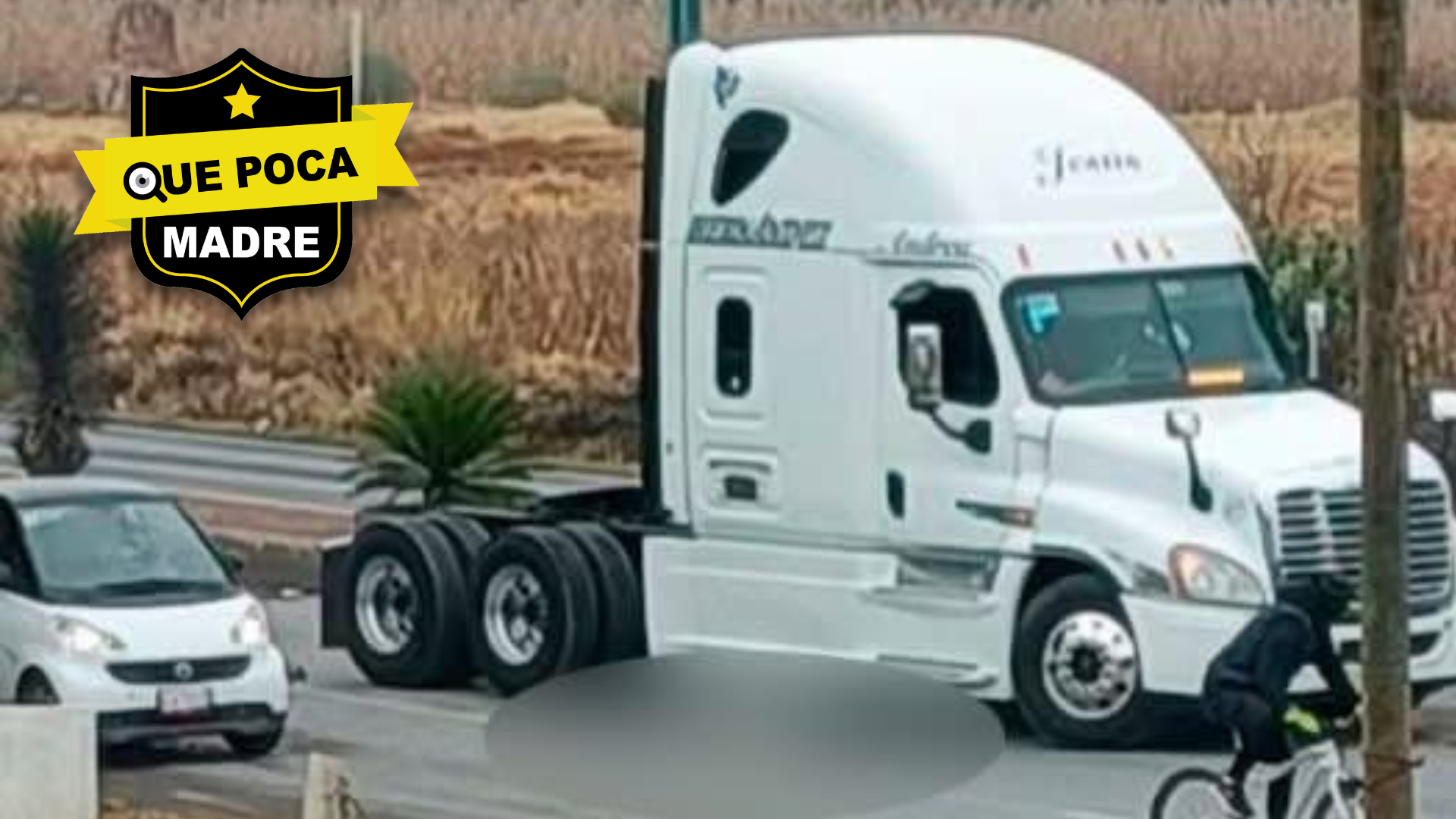 ‼ SE DA A LA FUGA, CONDUCTOR ATROPELLA A MUJER EN CALIMAYA‼😡🚛 💀